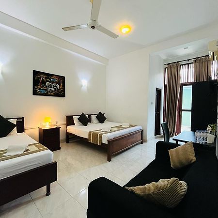 Hotel Blue Bird Negombo Exteriér fotografie