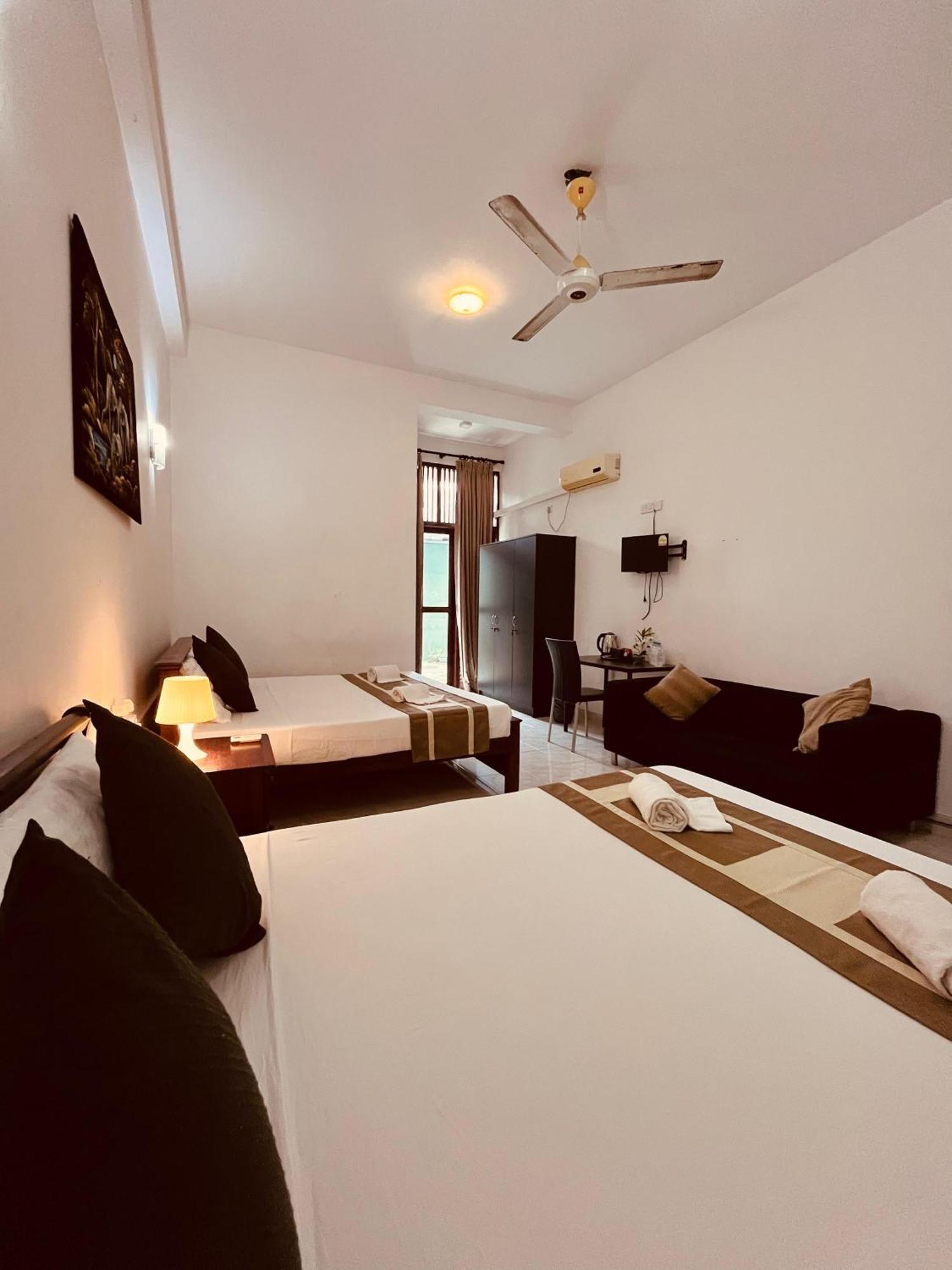 Hotel Blue Bird Negombo Exteriér fotografie