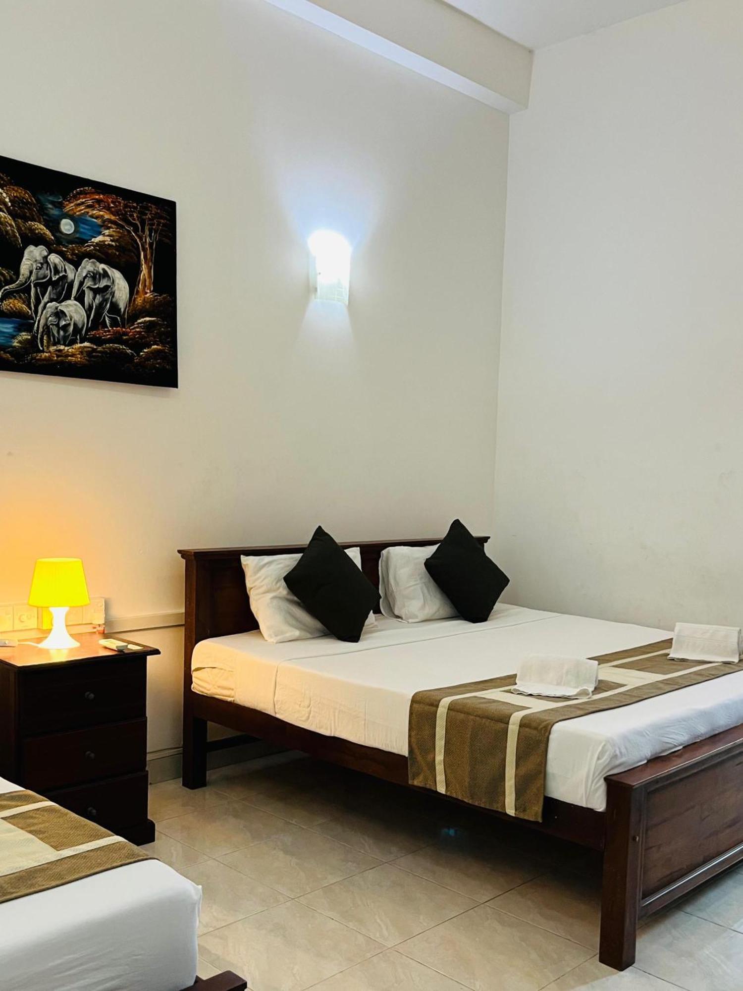 Hotel Blue Bird Negombo Exteriér fotografie